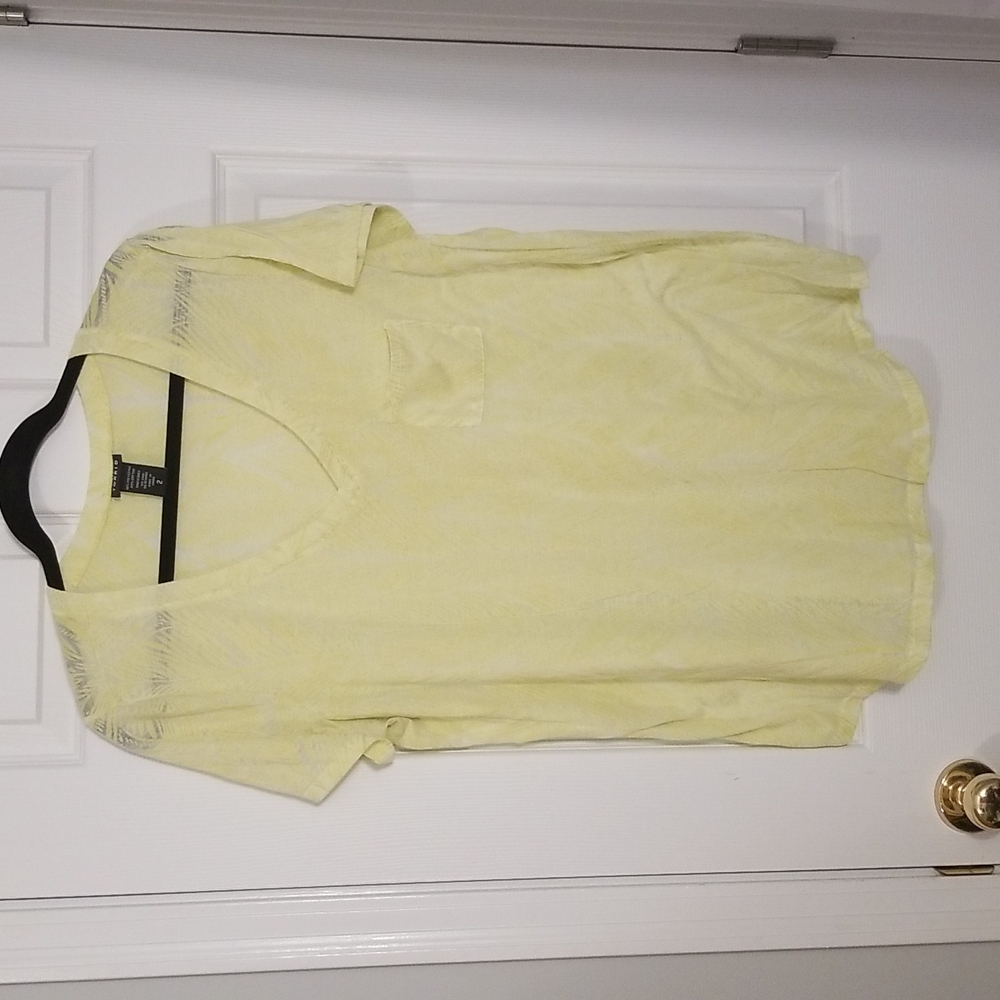 Sheer v-neck shirt with pocket